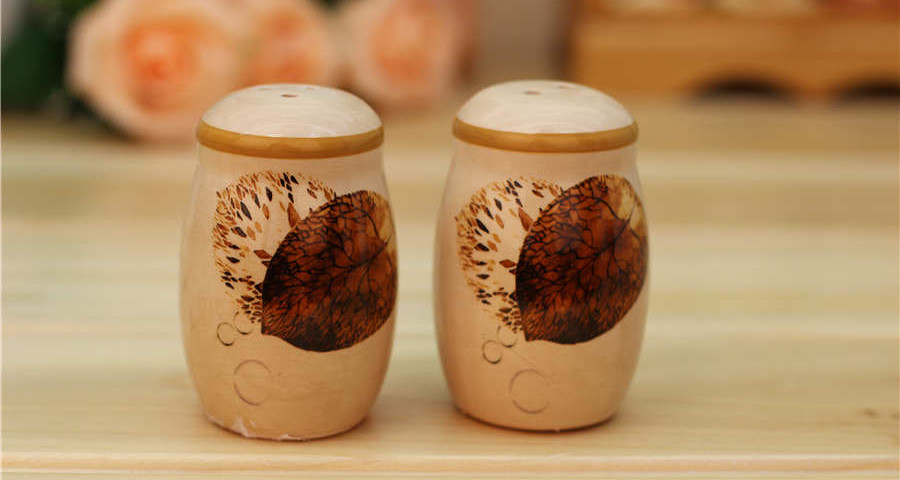 Falling Leaf ceramic salt and pepper shakers